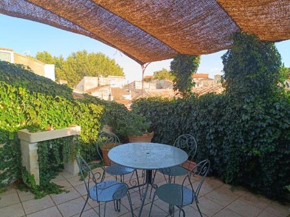 La Confidentielle Centre Ville Arles Terrasse Екстериор снимка