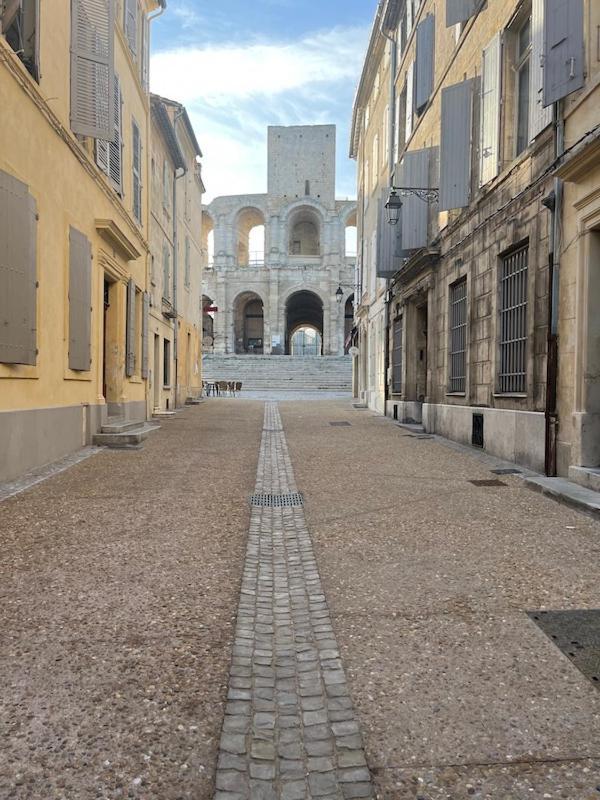 La Confidentielle Centre Ville Arles Terrasse Екстериор снимка